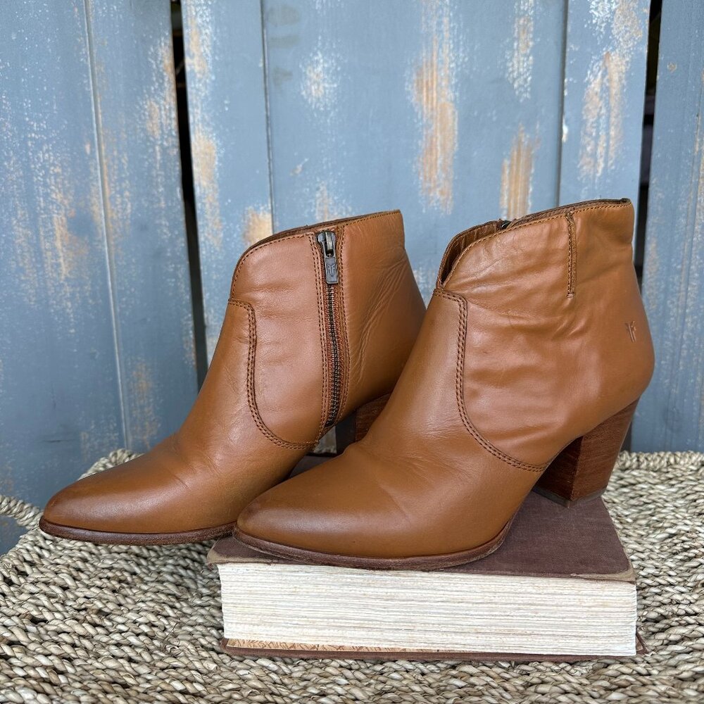 Frye Jennifer Leather Pointed Toe Ankle Bootie Cognac Sz 8